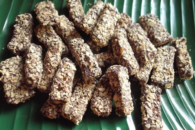 biskut raya