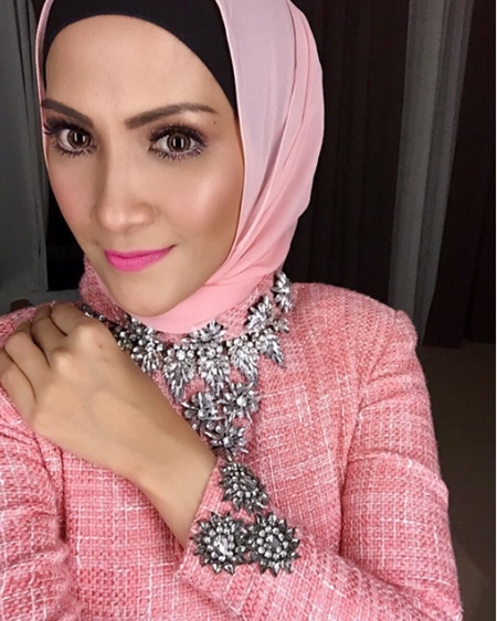 sherry berhijab 3