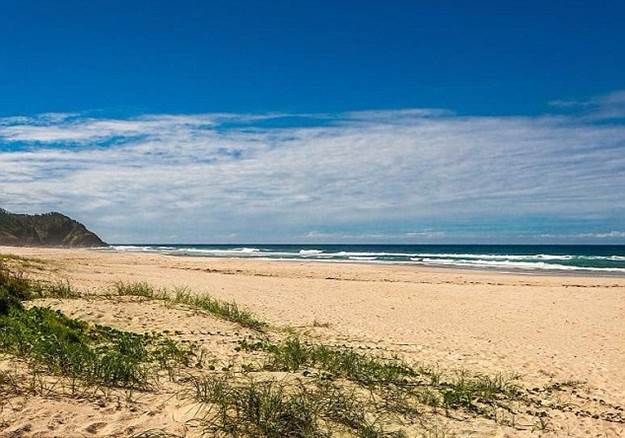3b31d6d800000578-4034498-time_for_a_dip_the_deserted_beach_would_offer_the_perfect_escape-a-6_1481754672779