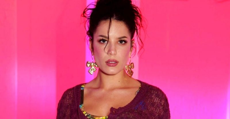 “Surprise!” - Halsey Umum Kehamilan Di Media Sosial