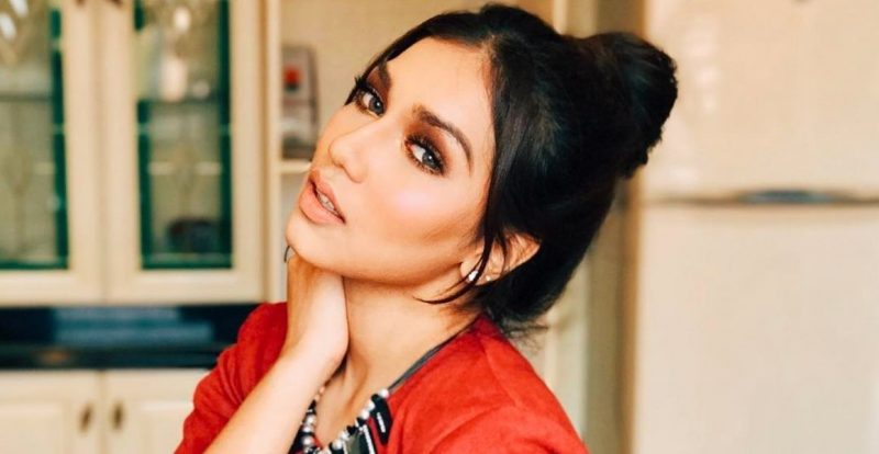 Elisya Sandha Selamat Bertunang, Bakal Bergelar Menantu Sheila Rusly