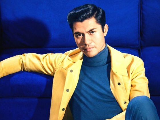 “Pengarah Sekuel Crazy Rich Asians Perlu Dikurung” - Henry Golding