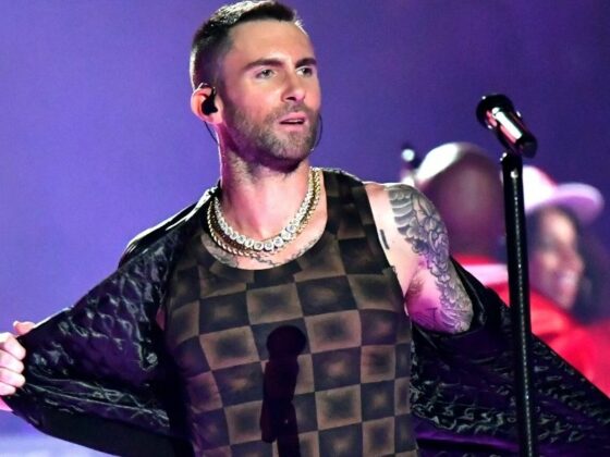 Adam Levine Lontar Kata Kesat Terhadap Peminat Di Konsert Amal