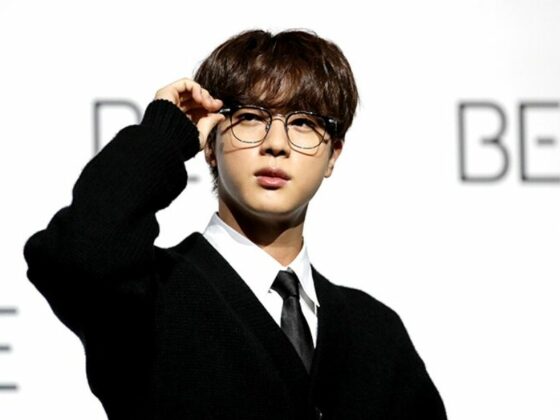 Jin BTS BFoto Jin BTS Menyarung Pakaian Seragam Tentera Bikin ARMY Terujaakal Akhiri Penantian Peminat