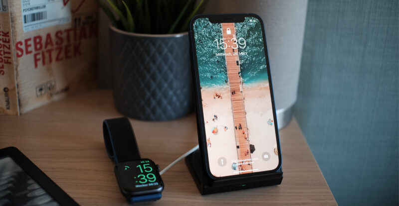 Pastikan telefon bimbit dicas penuh