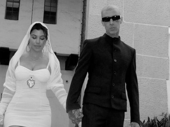 Kourtney Kardashian and Travis Barker Akhirnya Sah Kahwin