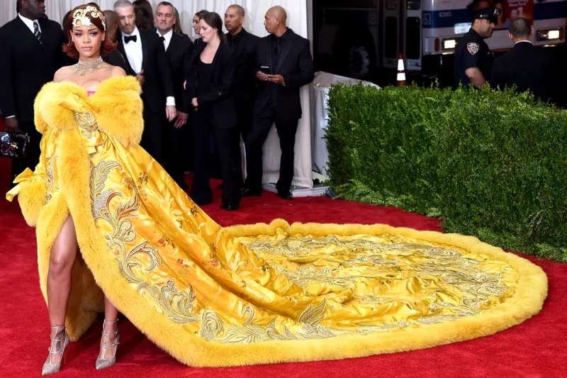 10 Gaya Karpet Merah Terbaik Rihanna
