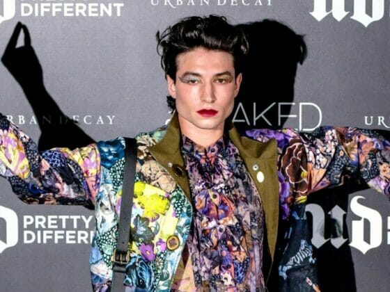 Pecah Rumah & Curi Minuman Beralkohol, Ezra Miller Akui Tidak Bersalah