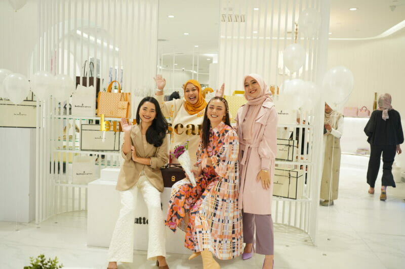 Butik Buttonscarves Kini Di Malaysia, Elfira Loy Sebagai Duta