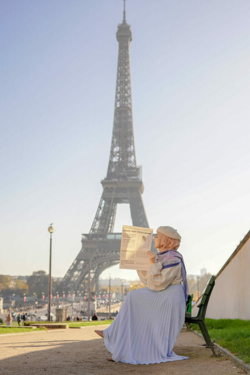 Elfira Loy Jalani Kehidupan Emily In Paris Dengan Koleksi Baharu Buttonscarves