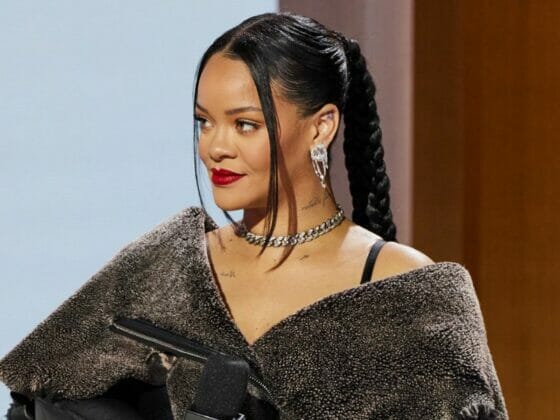 Rihanna Memilih Apple Music Halftime Show Sebagai Kemunculan Semulanya Ke Industri