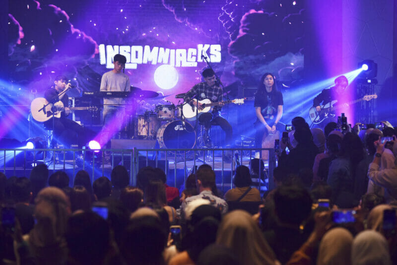 Persembahan Insomniacks