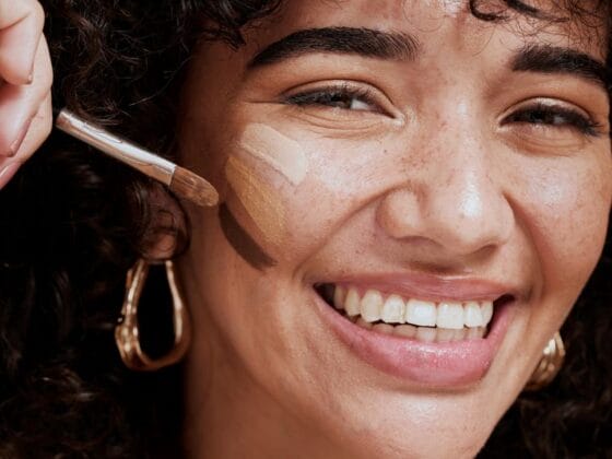 7 Cara Memilih Warna Foundation Sesuai Ton Kulit Anda